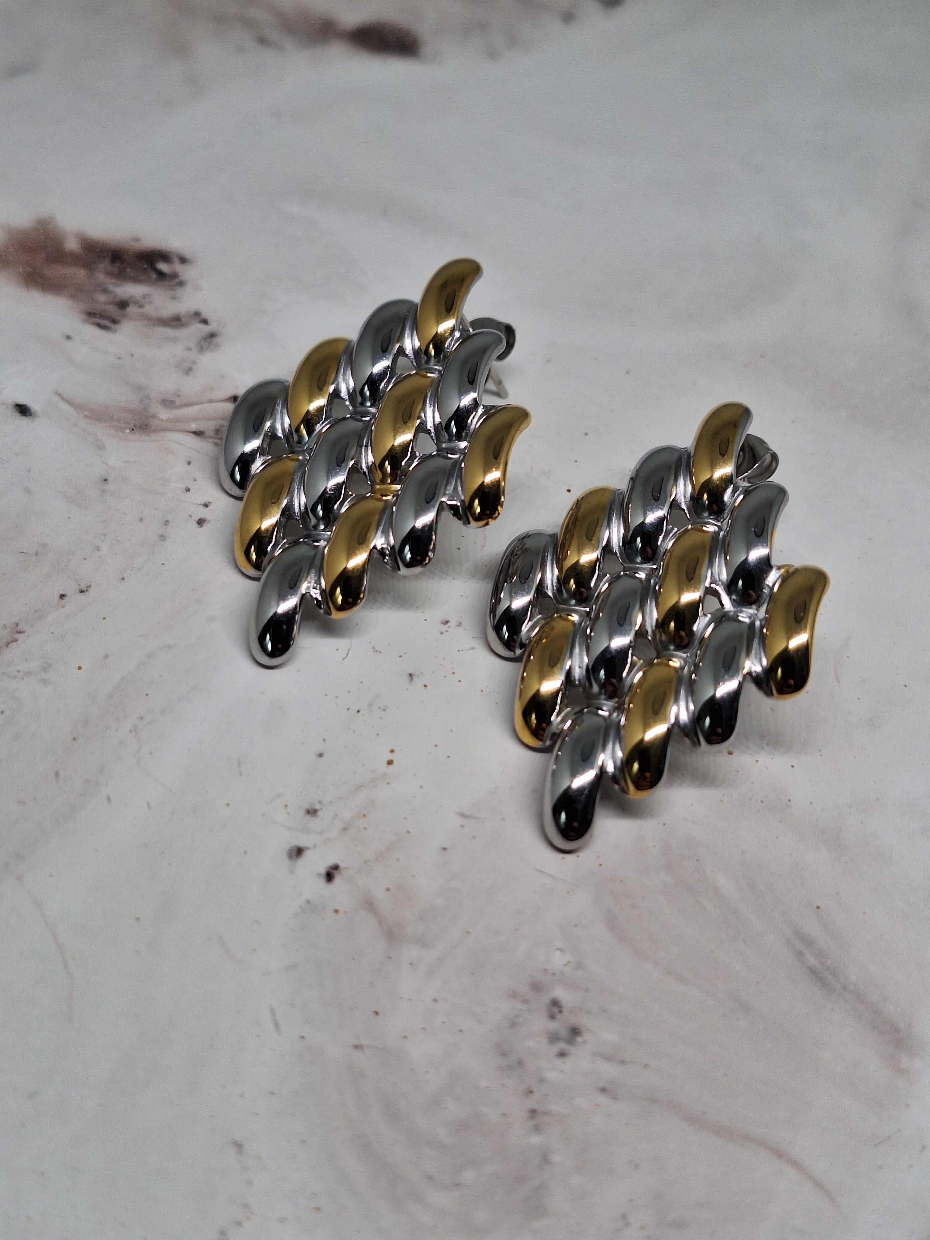 Dual Tone Cluster Earring