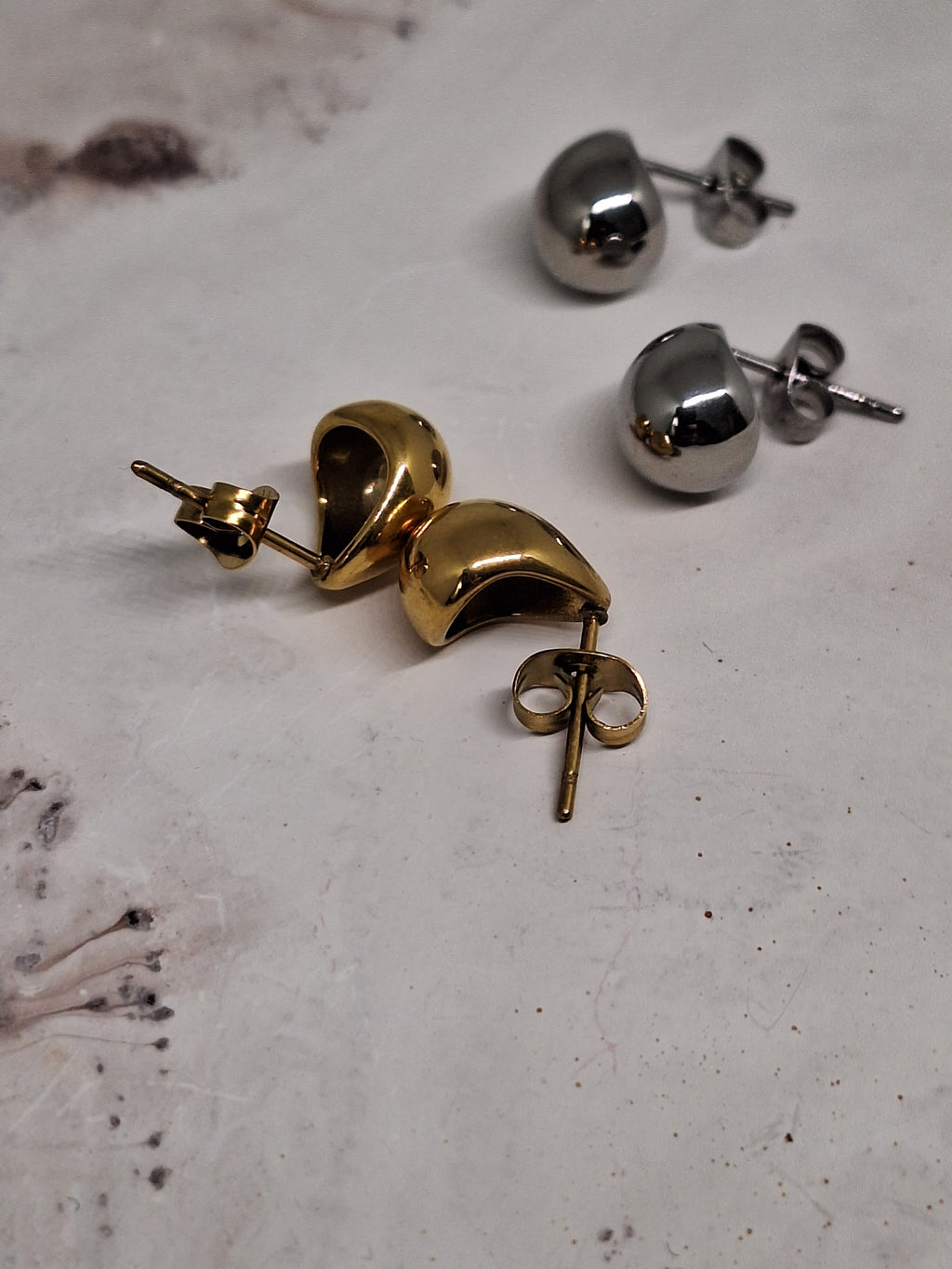 Minimal Teardrop Stud Earrings