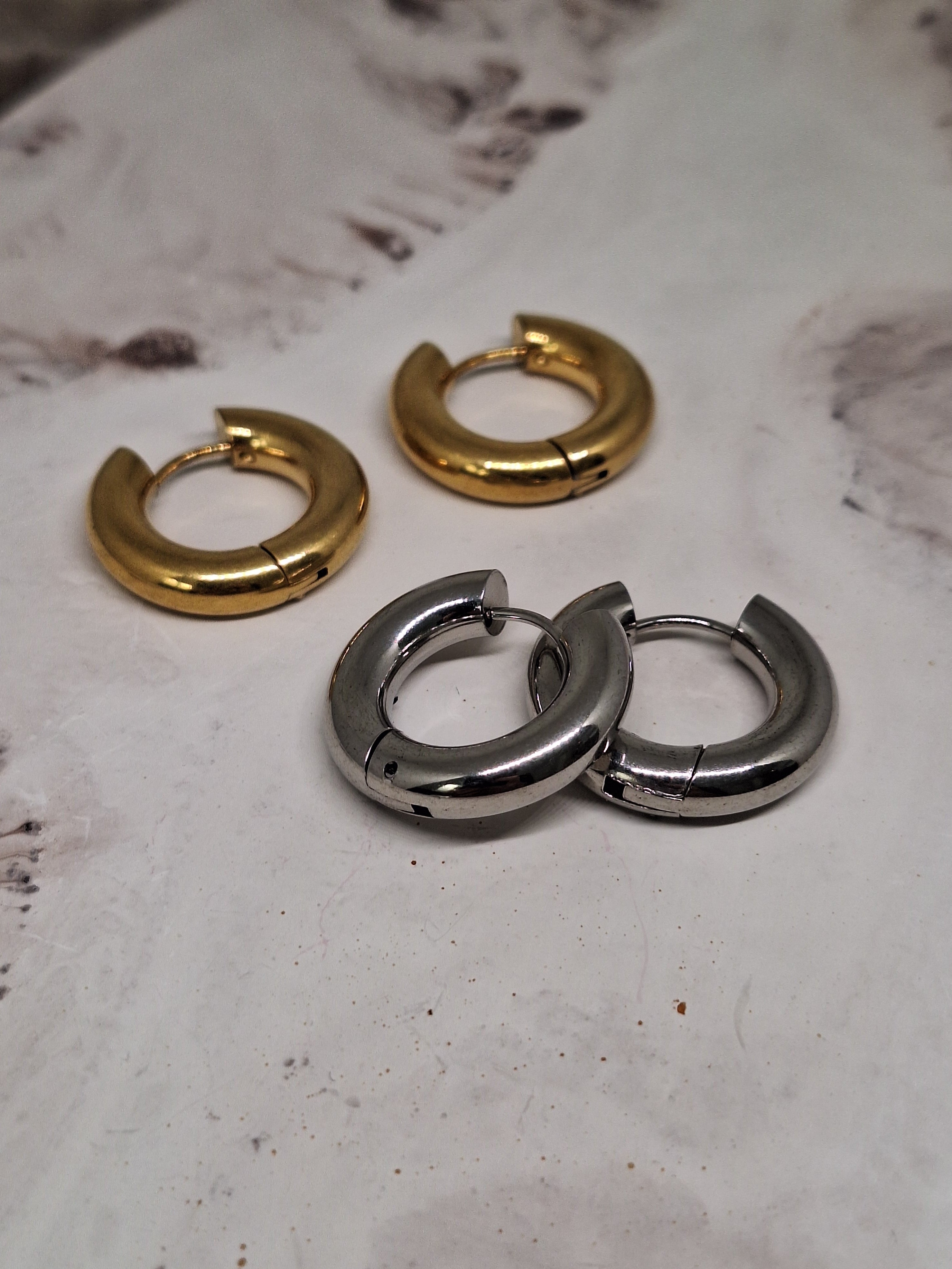 Classic Chunky Hoops