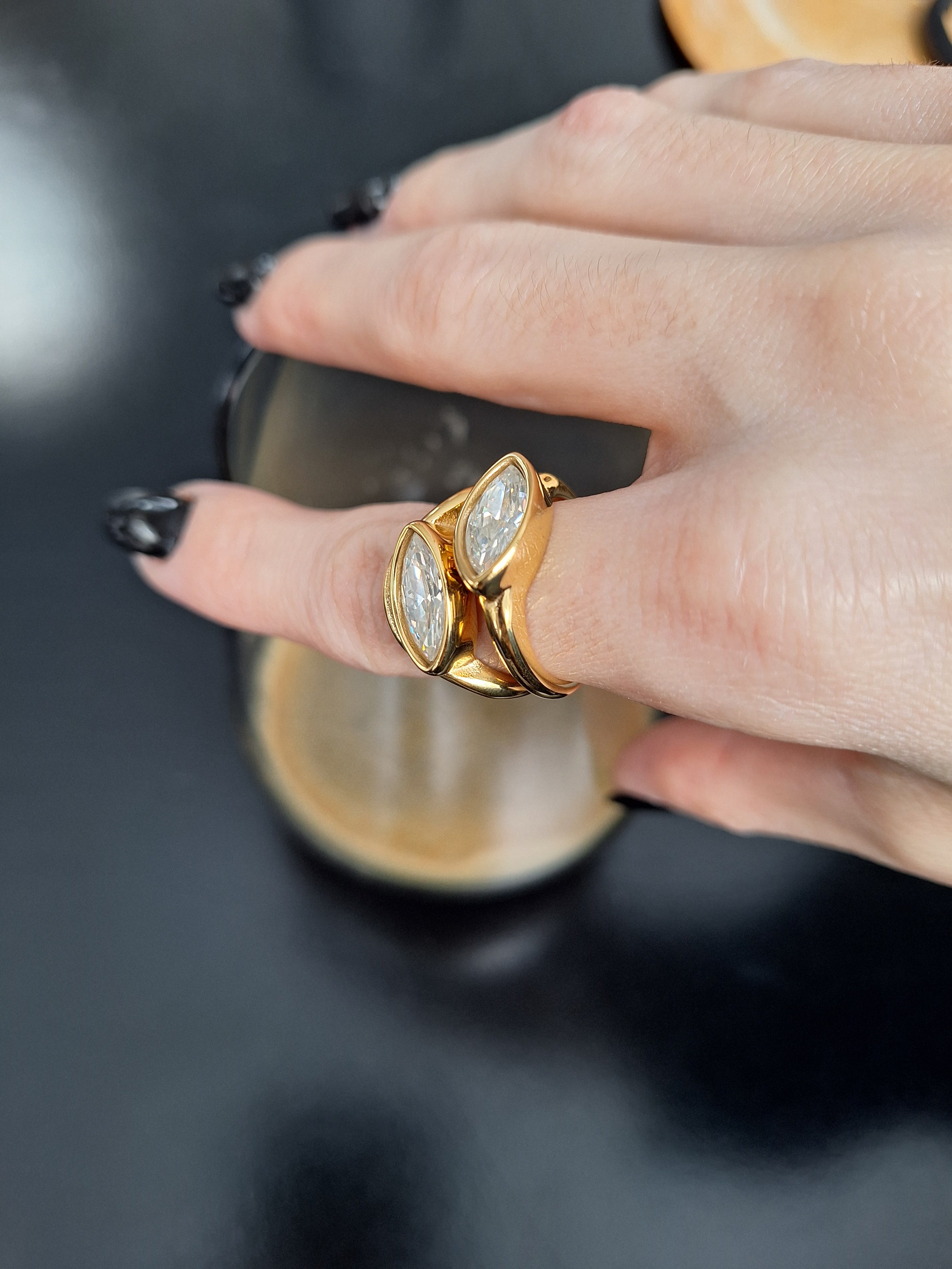 Éclat Ring – Marquise Cut