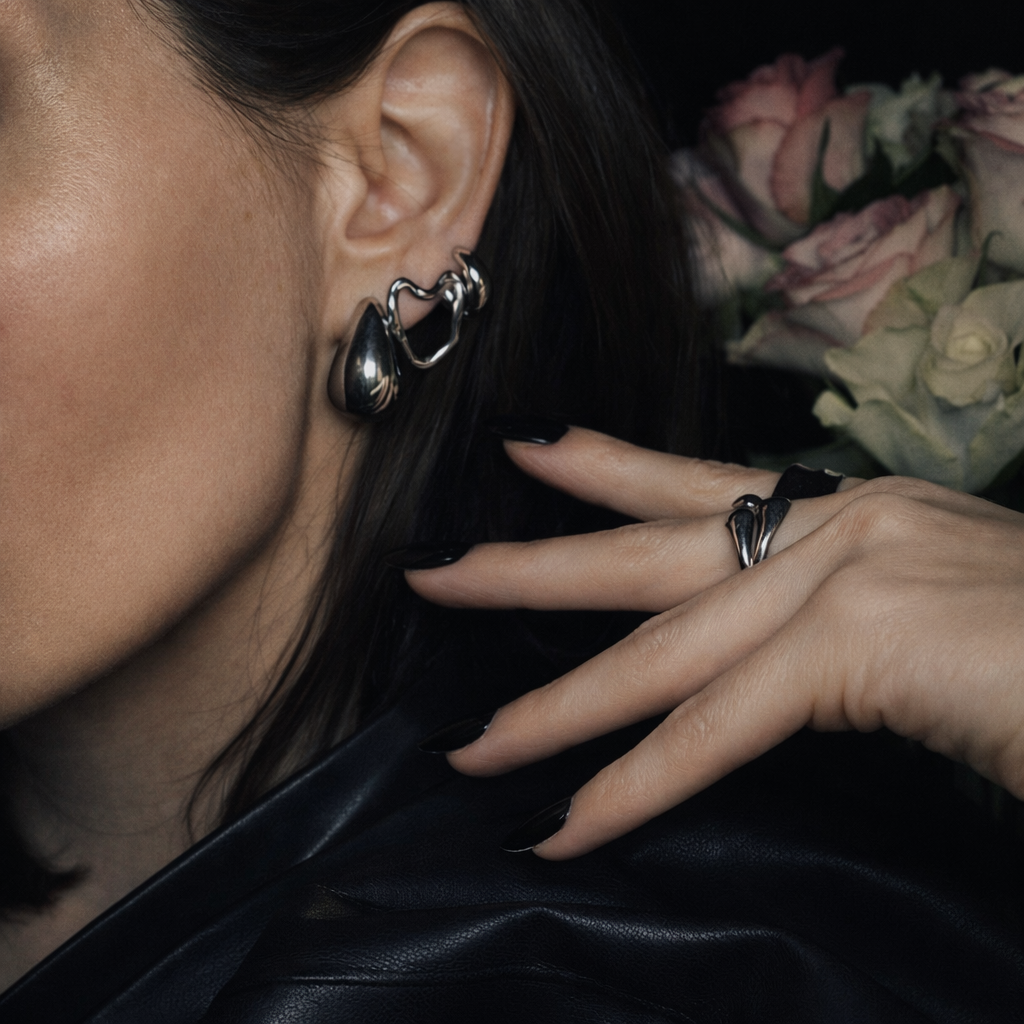 Heart Studs – Silver