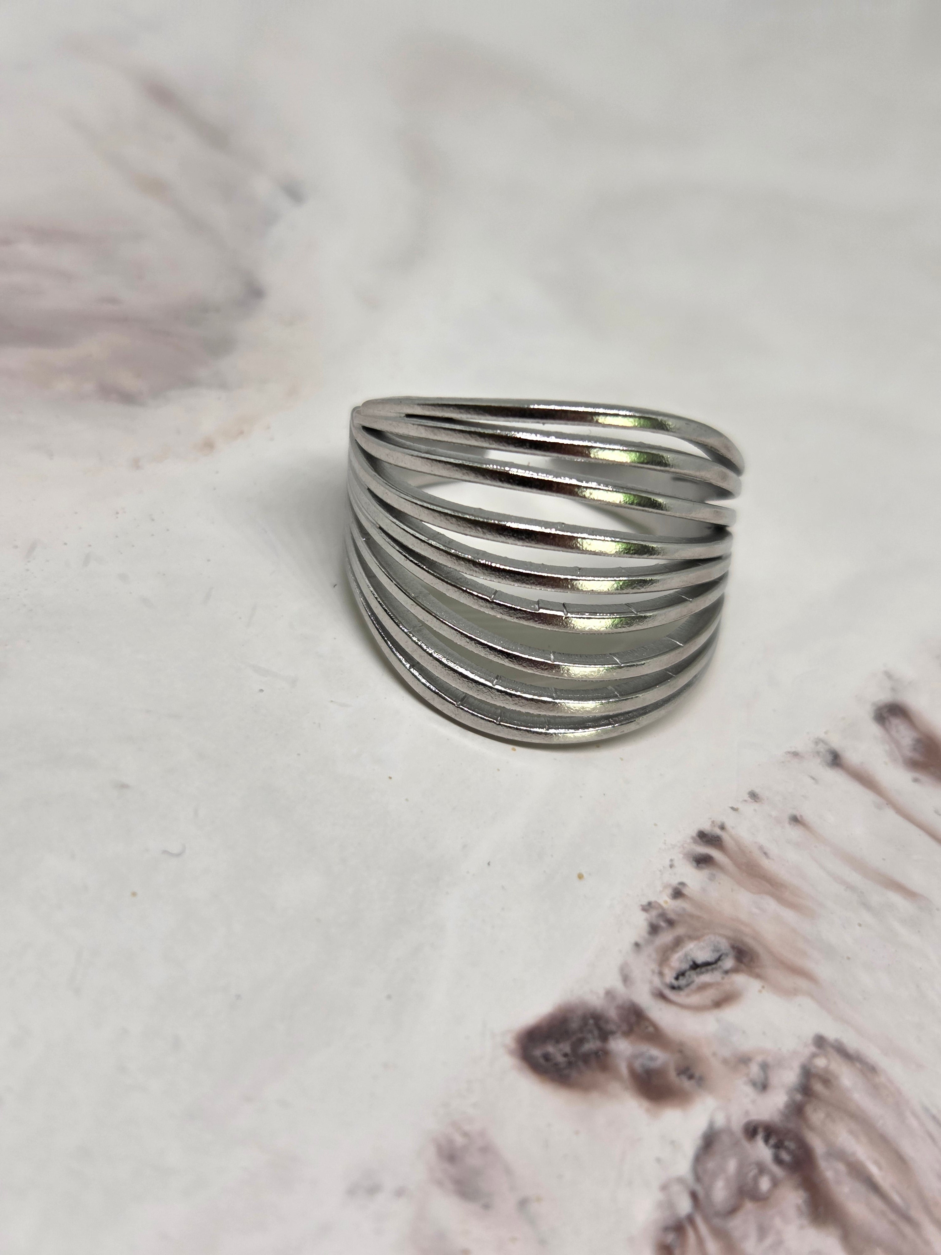 Linea Ring