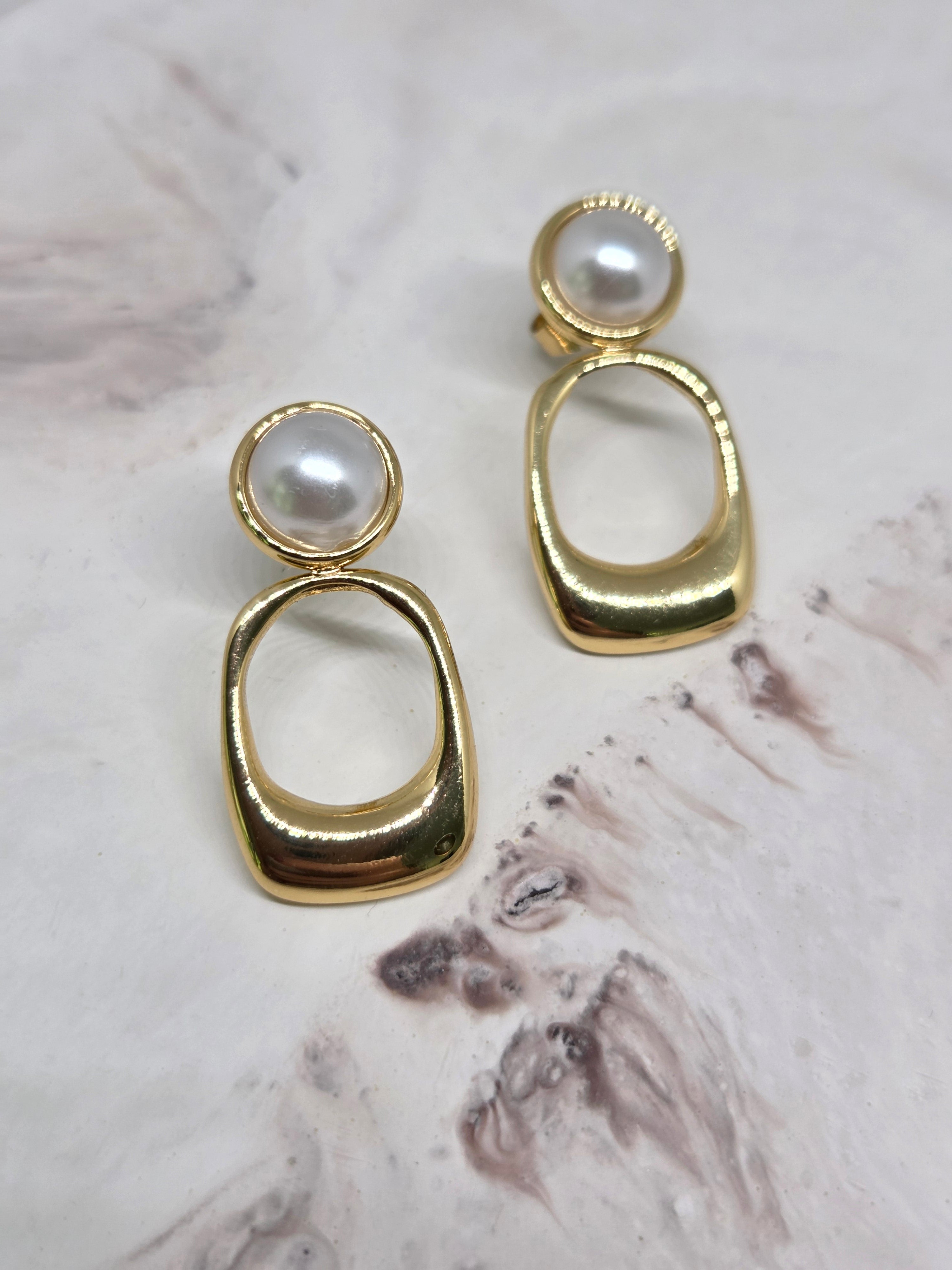Éclat Pearl Earrings